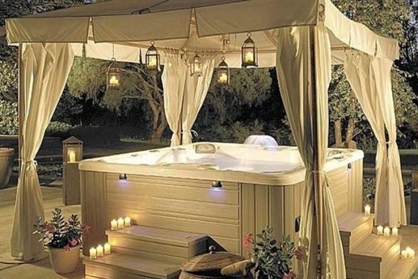 12 Mesmerizing and Attractive Hot Tub Enclosure Ideas