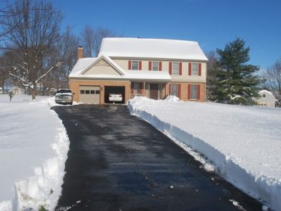How to Snow Plow a Driveaway