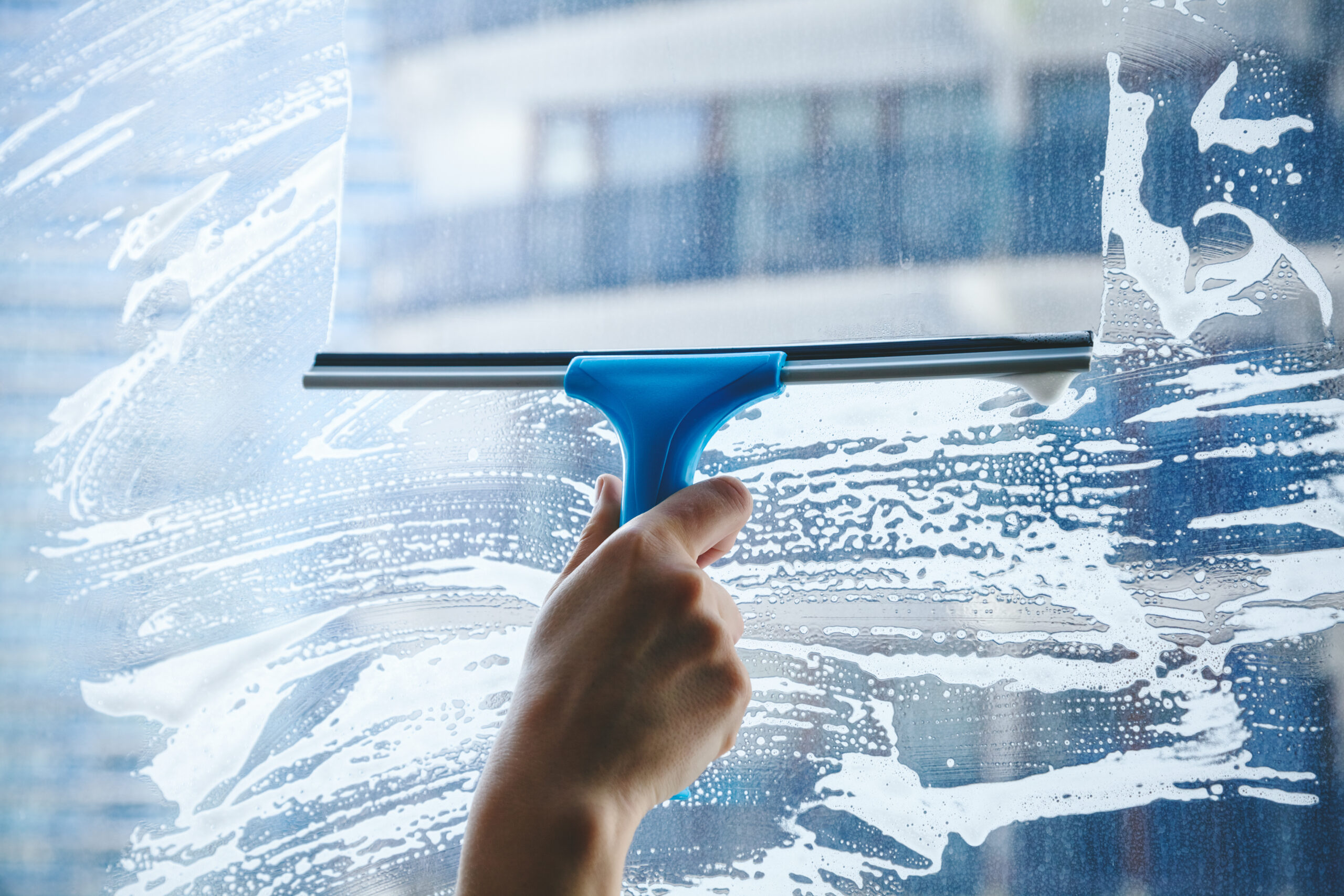 Soaping-the-Windows-from-The-Outside
